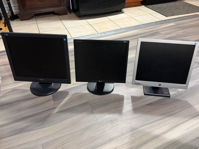 Set of 3 working Monitors