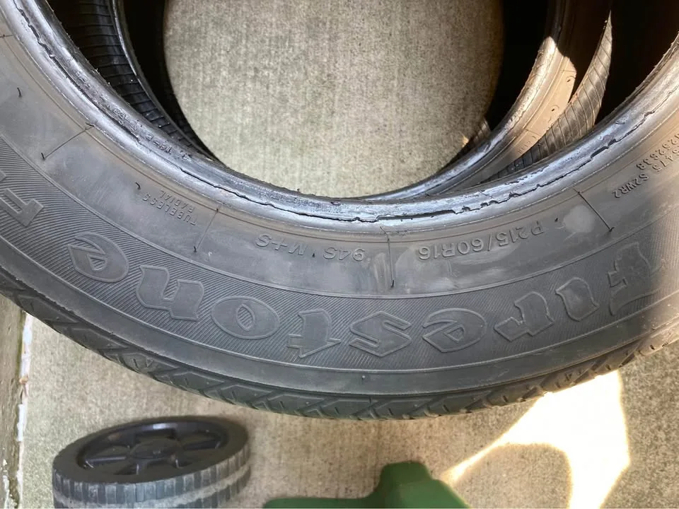 Firestone 215/60/16 - 2 tires image indicator(4)