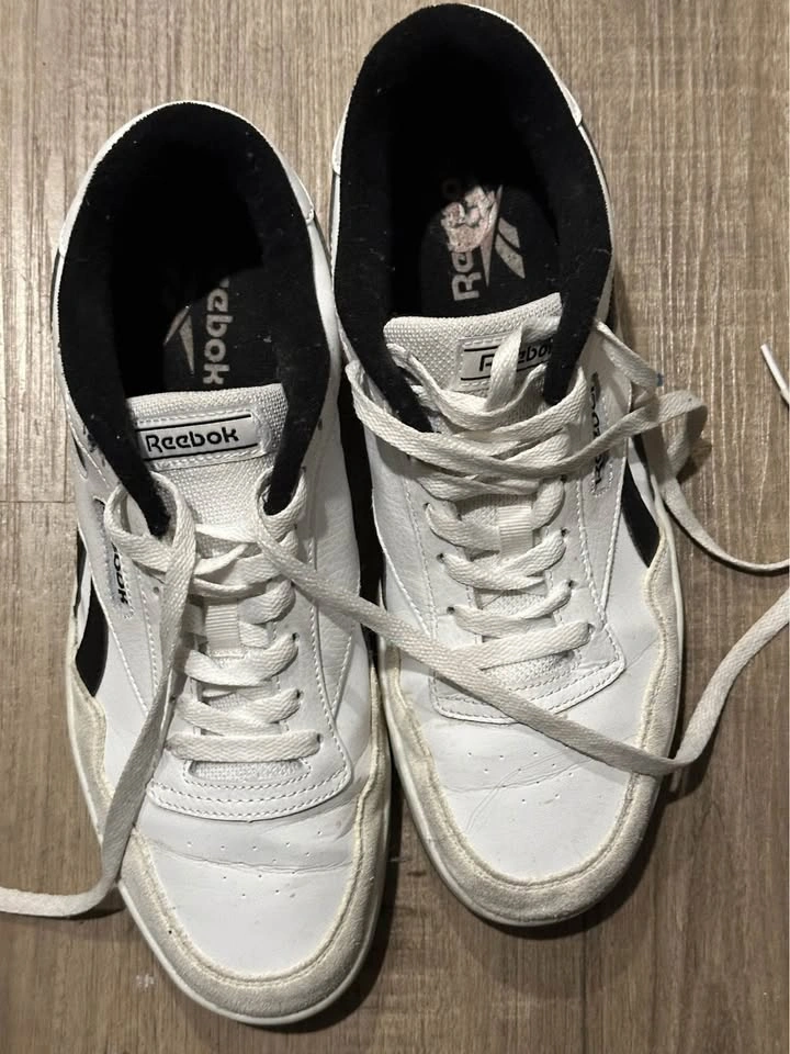 Used Reebok sneakers for sale - photo 2