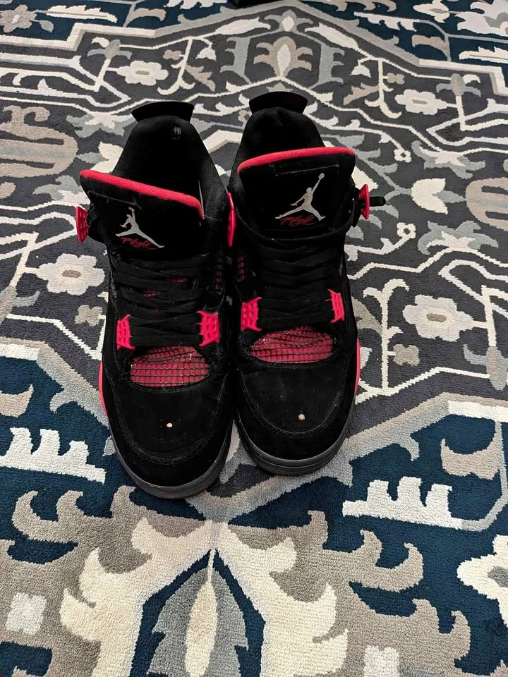 Jordan 4s