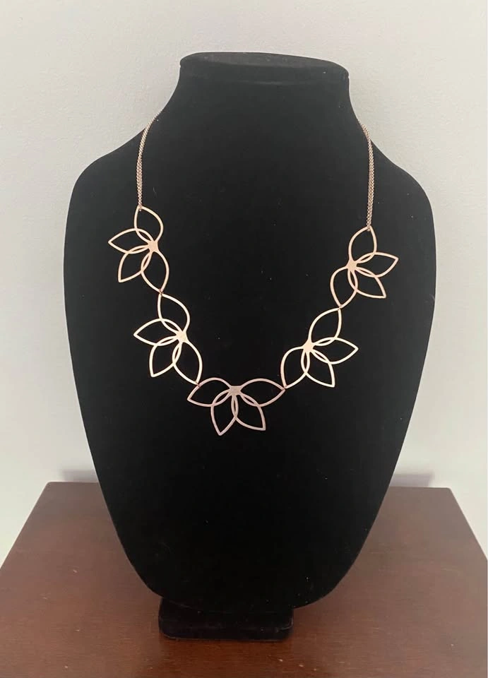 Vintage 1970s Rose Gold Tone Open Lotus Flower Statement Necklac - photo 3