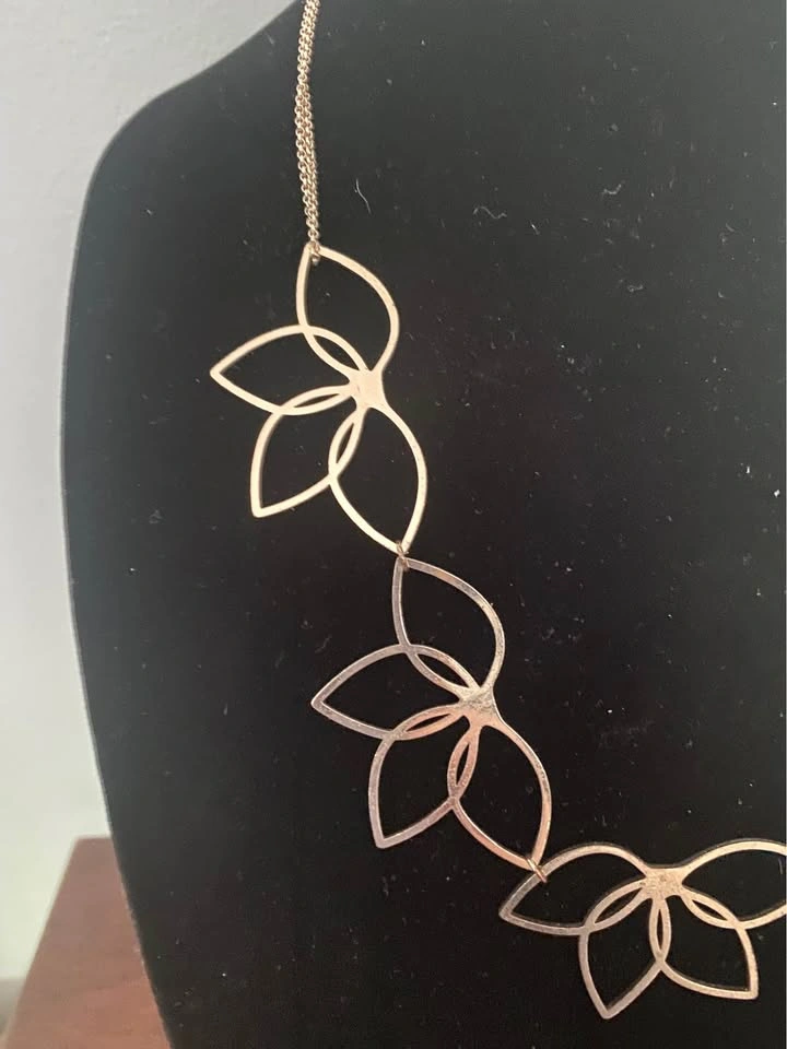 Vintage 1970s Rose Gold Tone Open Lotus Flower Statement Necklac - photo 5