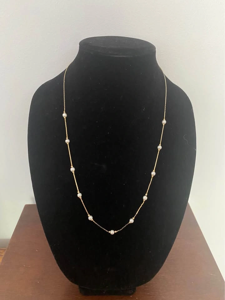 Vintage to the 1980s Gold-Toned Pearl Station Necklace - photo 3