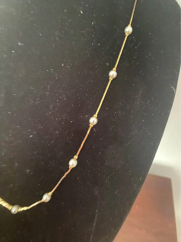 Vintage to the 1980s Gold-Toned Pearl Station Necklace - photo 4