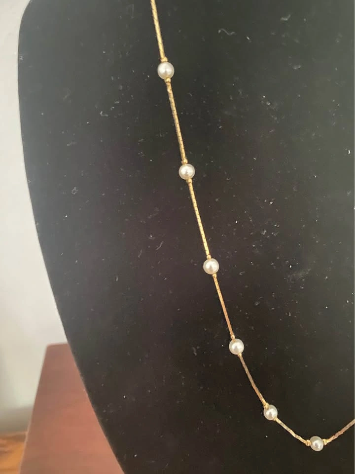 Vintage to the 1980s Gold-Toned Pearl Station Necklace - photo 5
