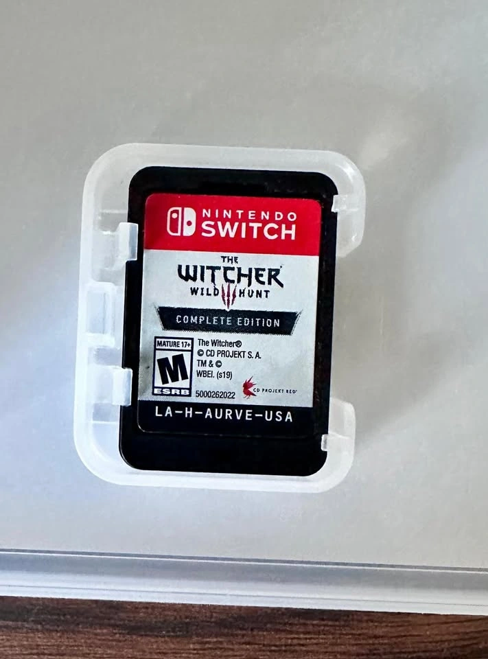 5 Switch Games + Headphones + Cases - MUST TAKE ALL - photo 3
