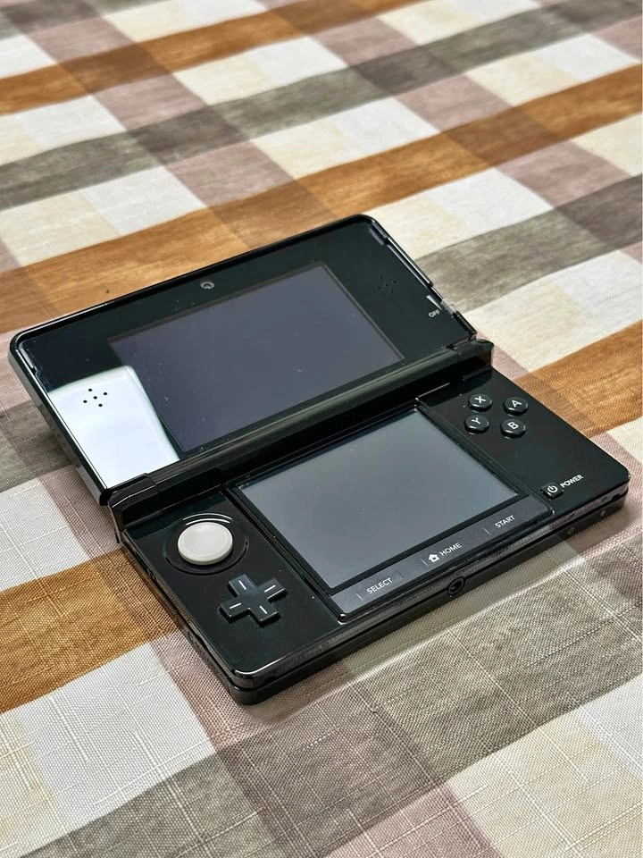 Clear Black 3DS - 64GB - Exclusive Colour