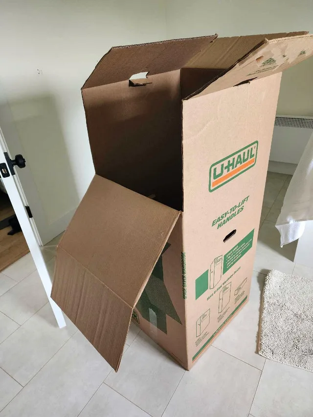 4 Cardboard Wordrobe Boxes image indicator(2)