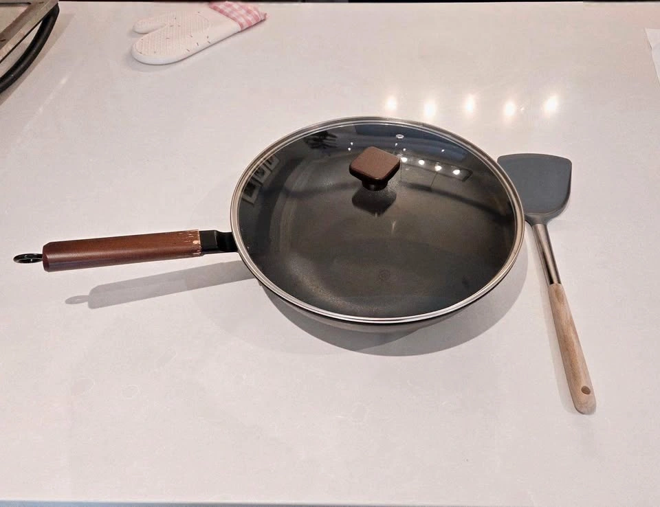 Carbon Steel Wok and Spatula