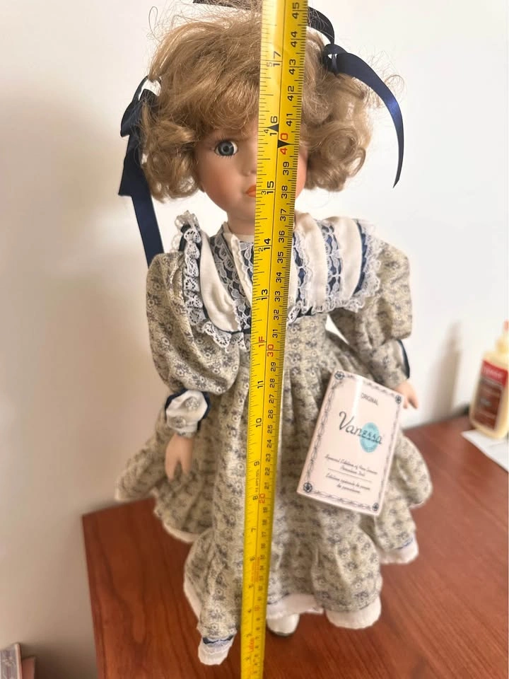 Vanessa Doll Collection – Limited Edition Porcelain Doll – 43 cm - photo 4