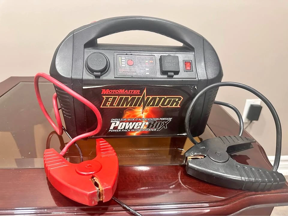 MotoMaster Eliminator PowerBox (As-Is / Dead Battery)