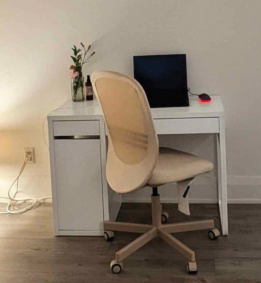 Queen Bed + Desk + Chairs 5 pcs, IKEA - photo 2