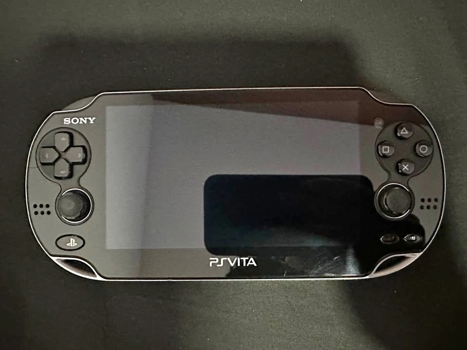 Sony PS Vita (PCH-1100 OLED) Modded + 128GB - photo 2