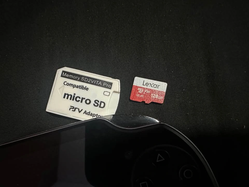 Sony PS Vita (PCH-1100 OLED) Modded + 128GB - photo 5