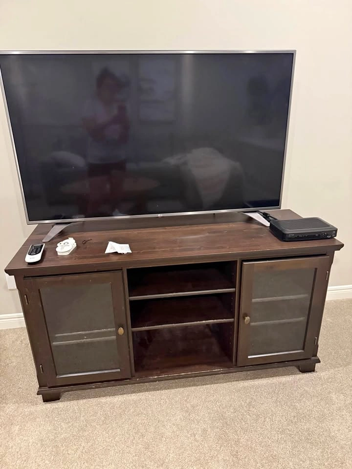 Tv cabinet