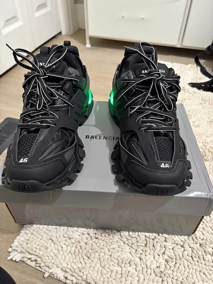 Balenciaga tracks led size 46