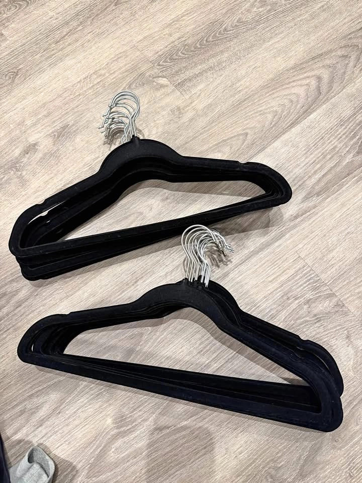 Hanger (30 quantity)