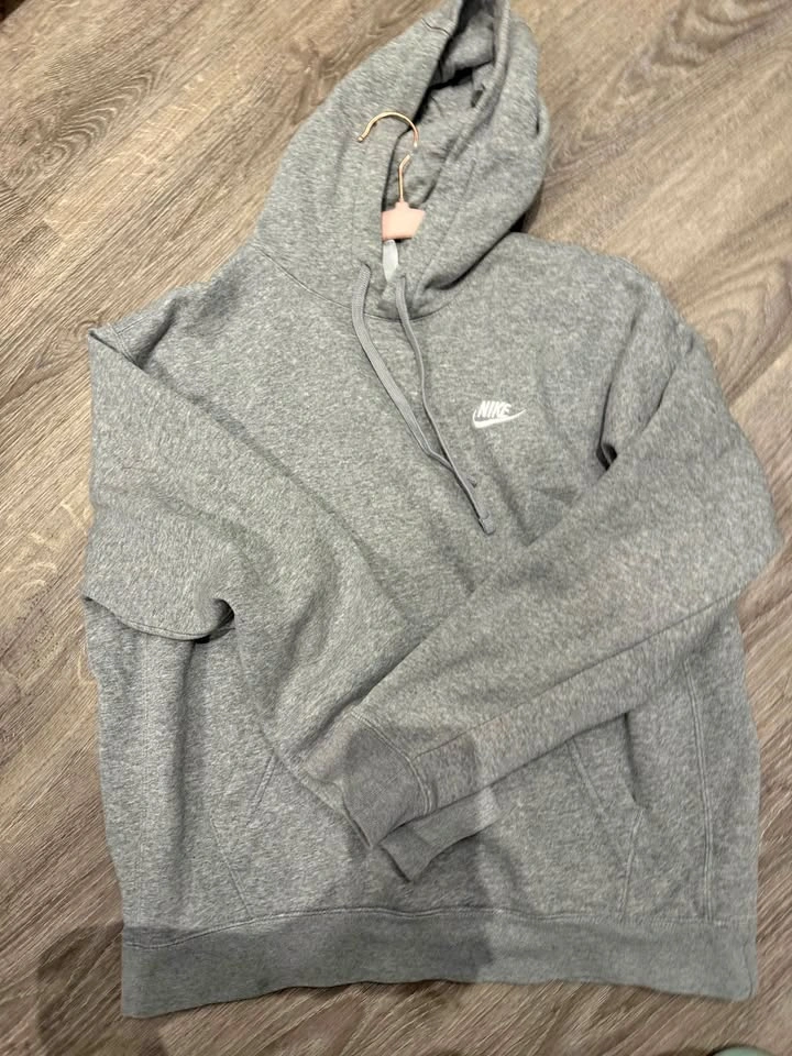 Nike hoodie (Medium size)