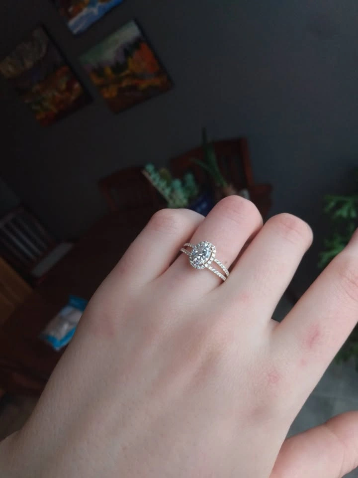 Oval Cut Moissanite Engagement Ring/14K Yellow Gold/Size 5.5 - photo 4
