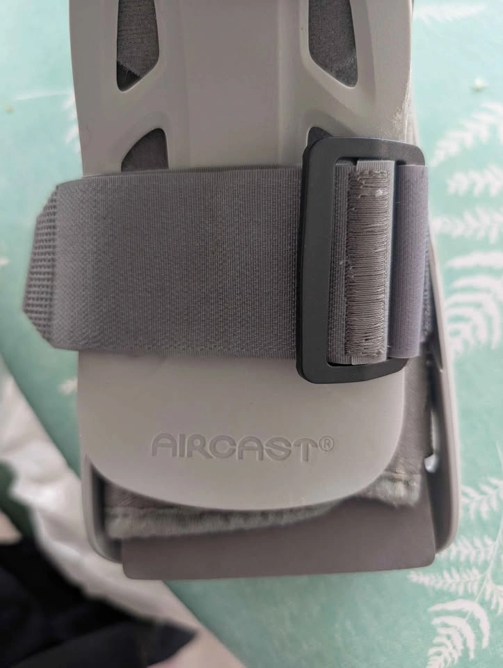 Aircast Walking Boot - Size Small (Good Condition) - photo 5