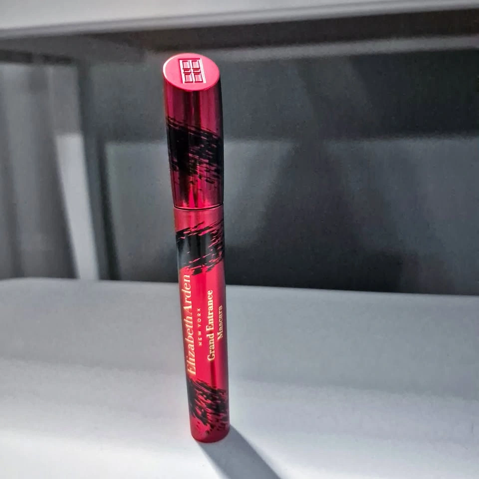 NEW! Elizabeth Arden Grand Entrance Mascara