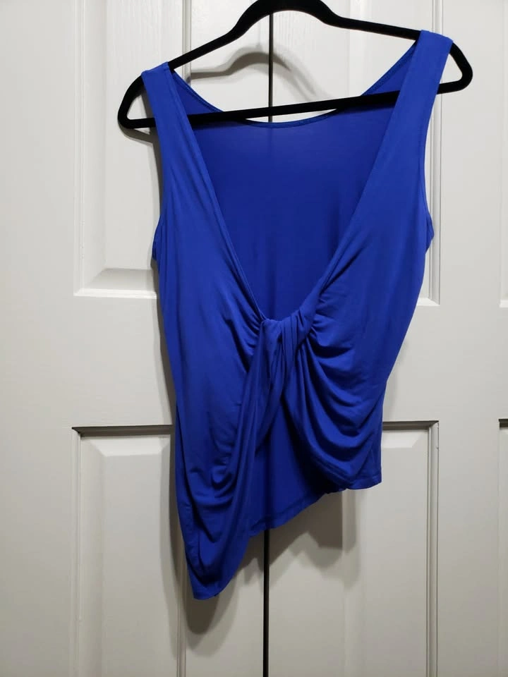 New! Famulily Open Back Knotted Tank Top (M) - photo 2