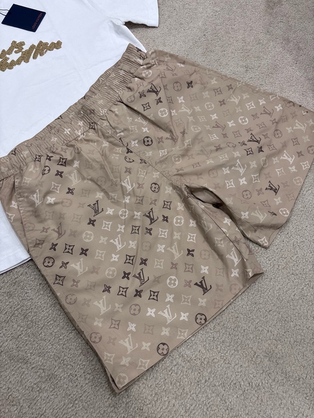 Louis Vuitton shirt & shorts - photo 2