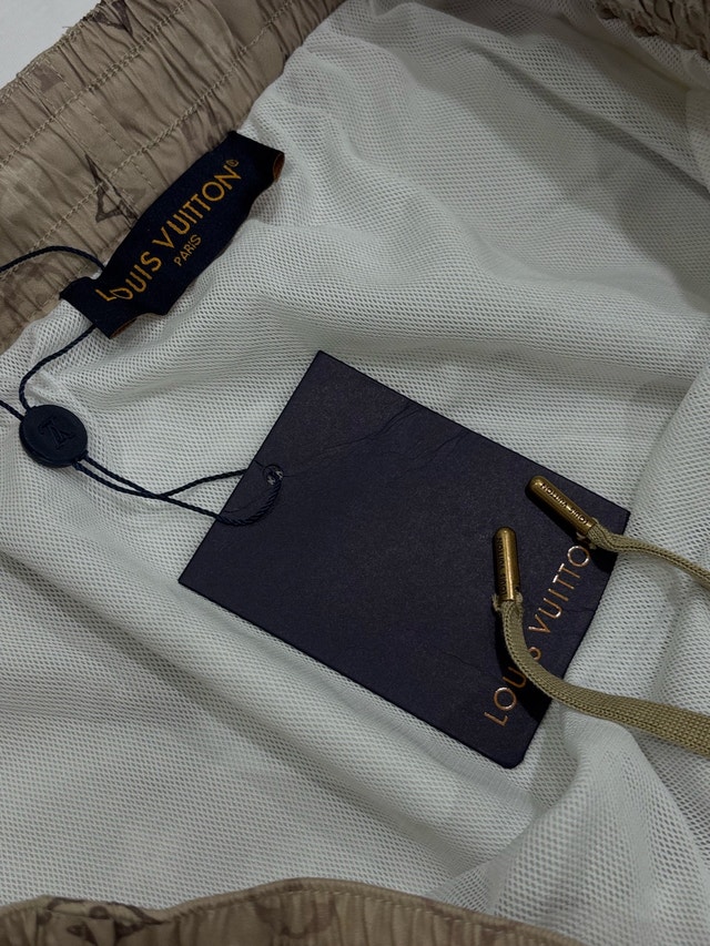 Louis Vuitton shirt & shorts - photo 4