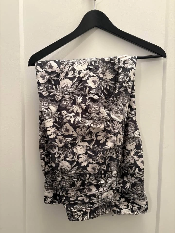 Women’s Floral Print Pants - photo 2