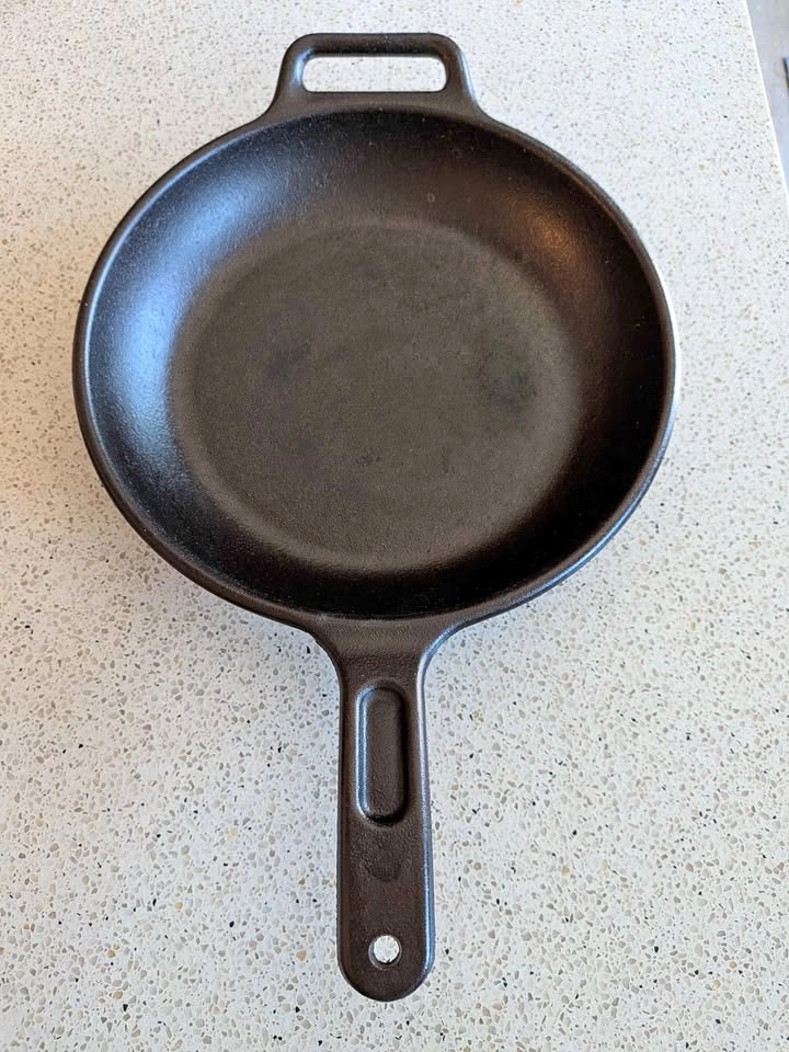 11.5" D Lodge Cast Iron Pan