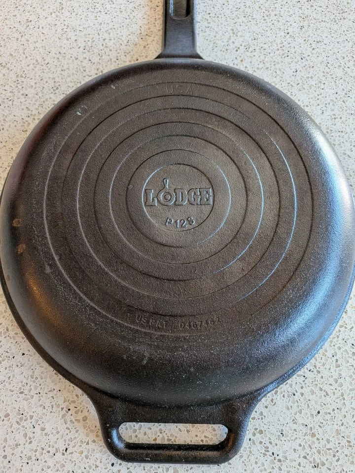 11.5" D Lodge Cast Iron Pan - photo 2