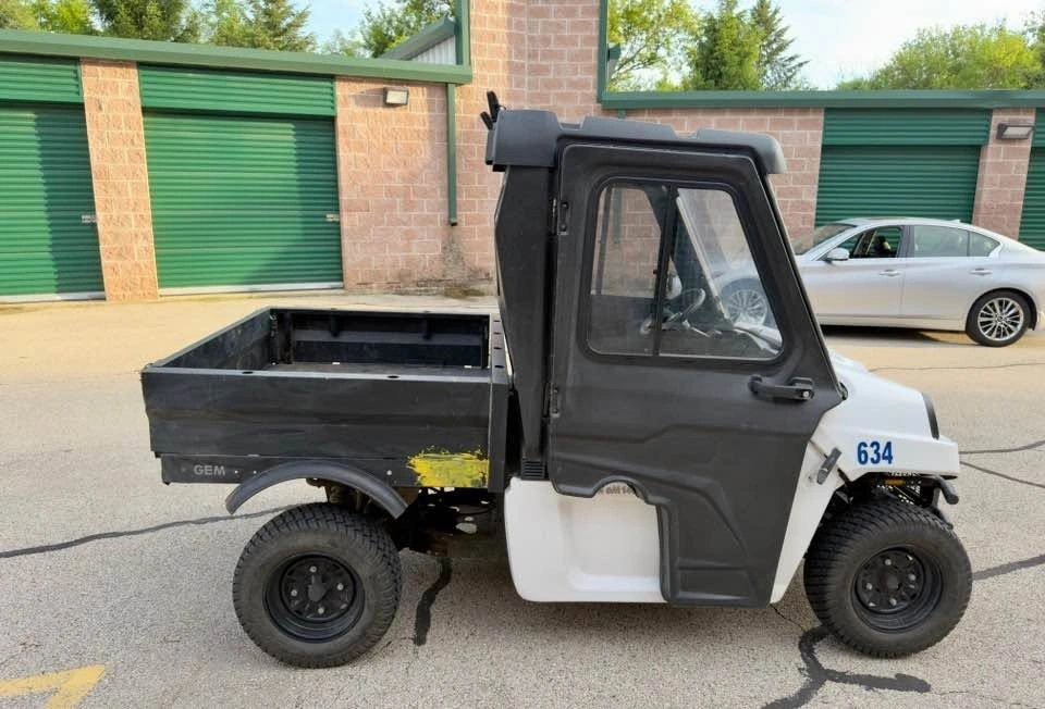 2018 Polaris GEM UTV Enclosed Cab, Powered Dump Bed, Heater - photo 4