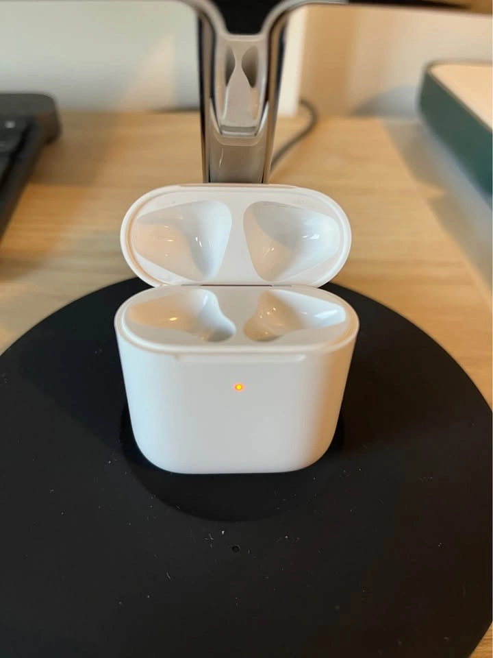 AirPods 2nd Wireless Charging case - photo 2