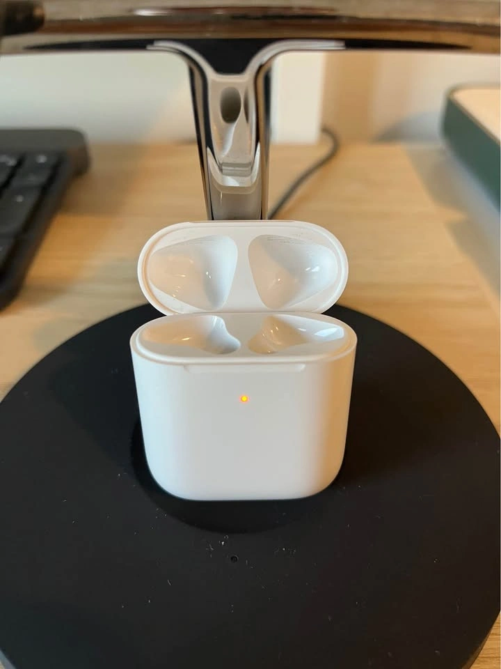 AirPods 2nd Wireless Charging case - photo 3