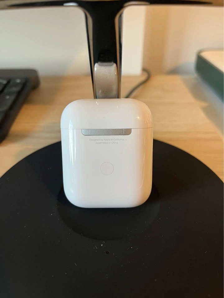 AirPods 2nd Wireless Charging case - photo 4