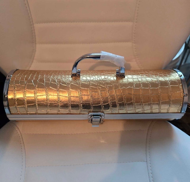 Gold Crocodile Pattern Wine Case - photo 2