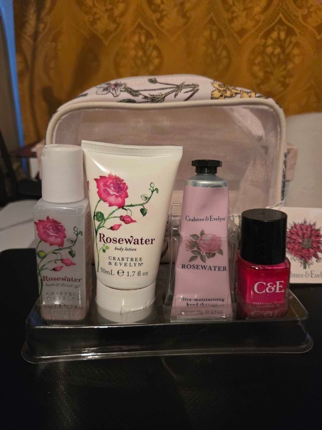 Crabtree & Evelyn Rosewater Gift Set - photo 5