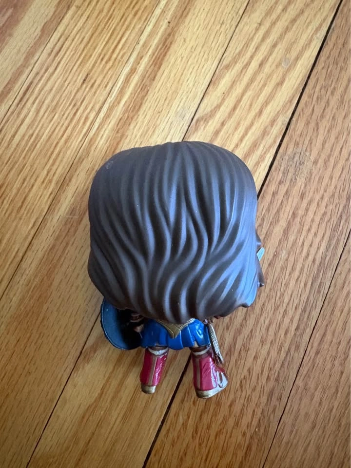 Funko Pop Wonder Woman figure - photo 2