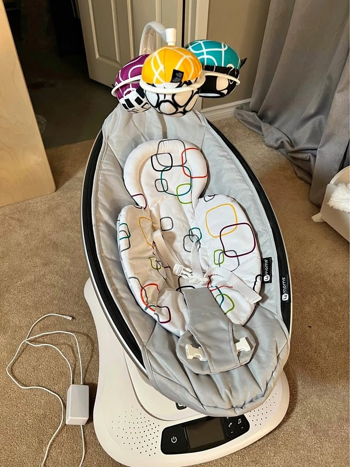 4moms MamaRoo Multi-Motion Baby Swing