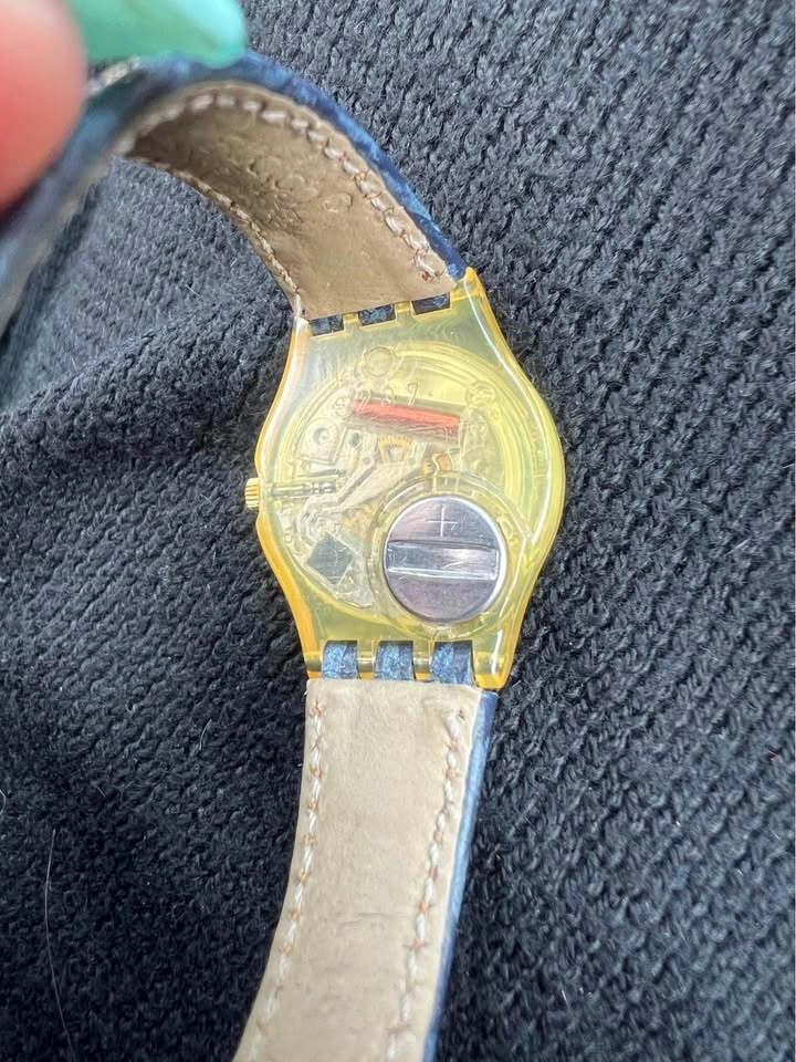 Vintage Womens 1992 Swatch Watch - photo 2