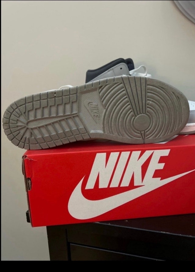 Air Jordan’s Size 12 - photo 2