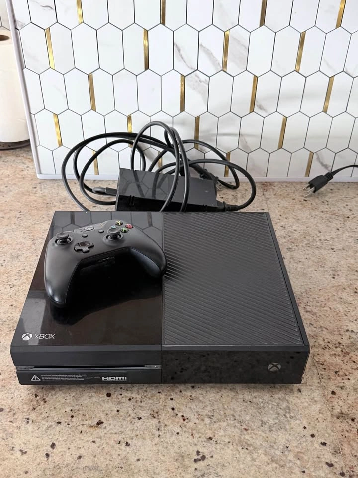 Xbox one for sale - photo 3