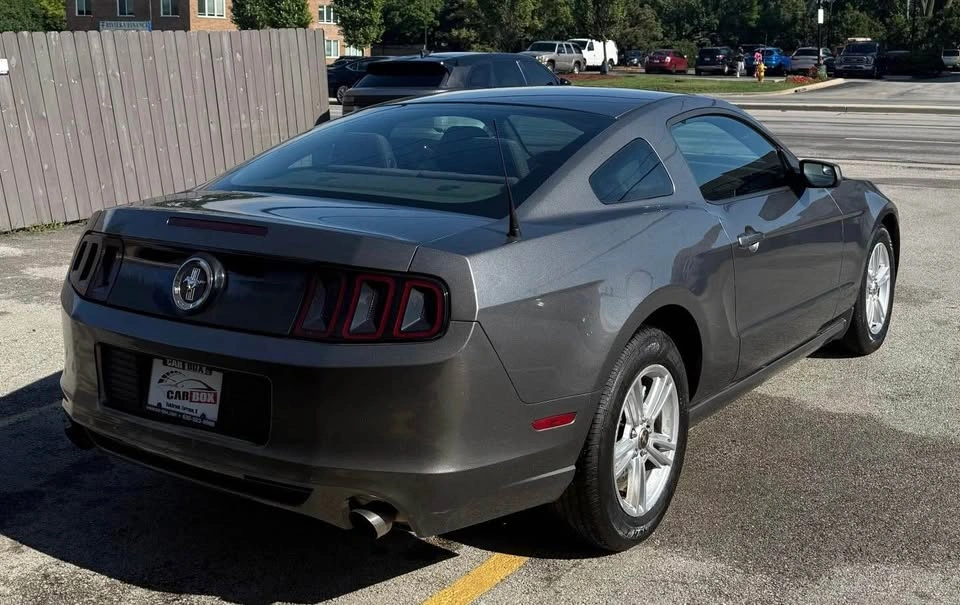 2013 Ford Mustang · V6 Coupe 2D - photo 5