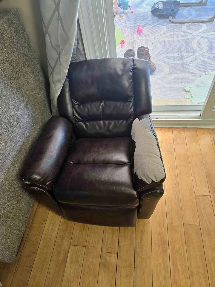 Kids recliner