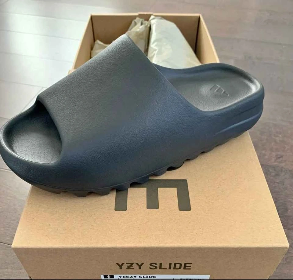 Adidas Yeezy Slide "Onyx"