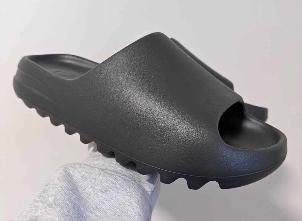 Adidas Yeezy Slide "Onyx" - photo 2