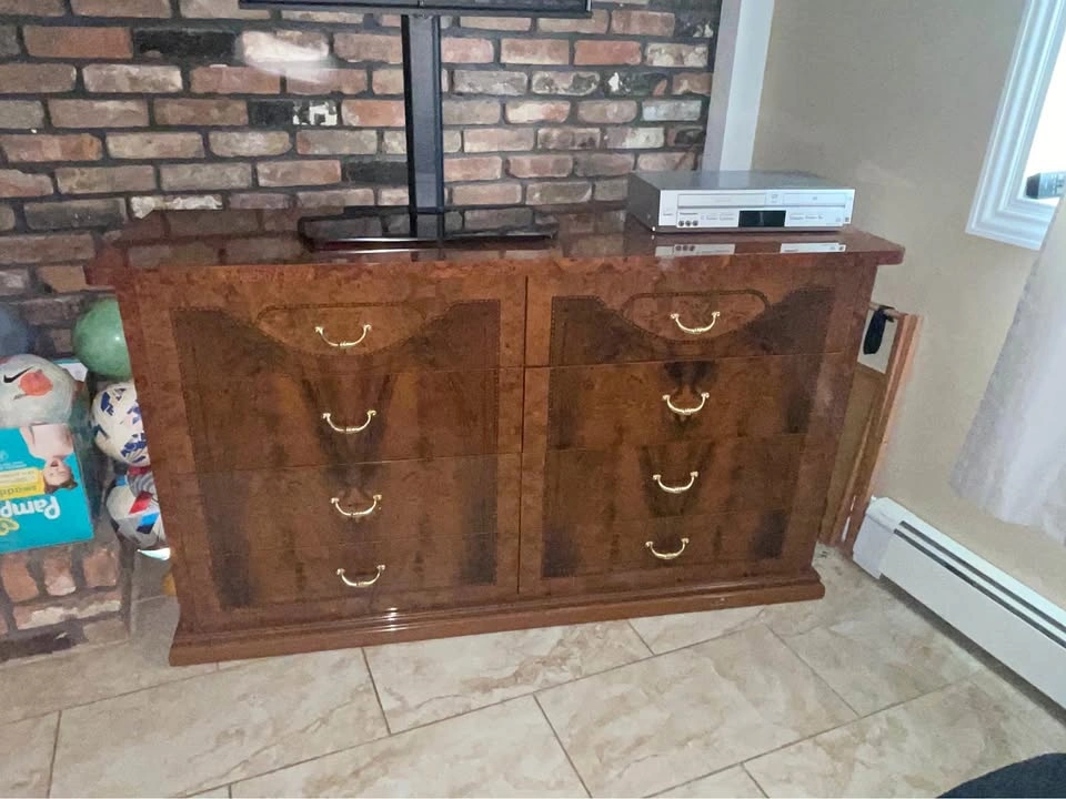 Italian dresser