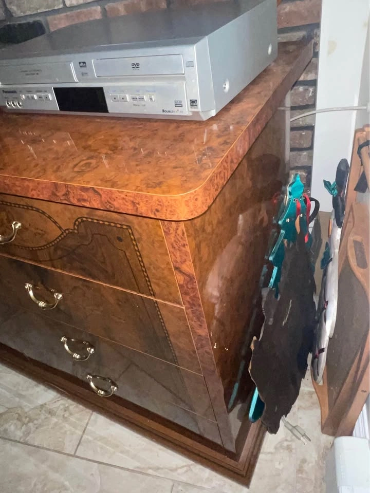 Italian dresser - photo 3
