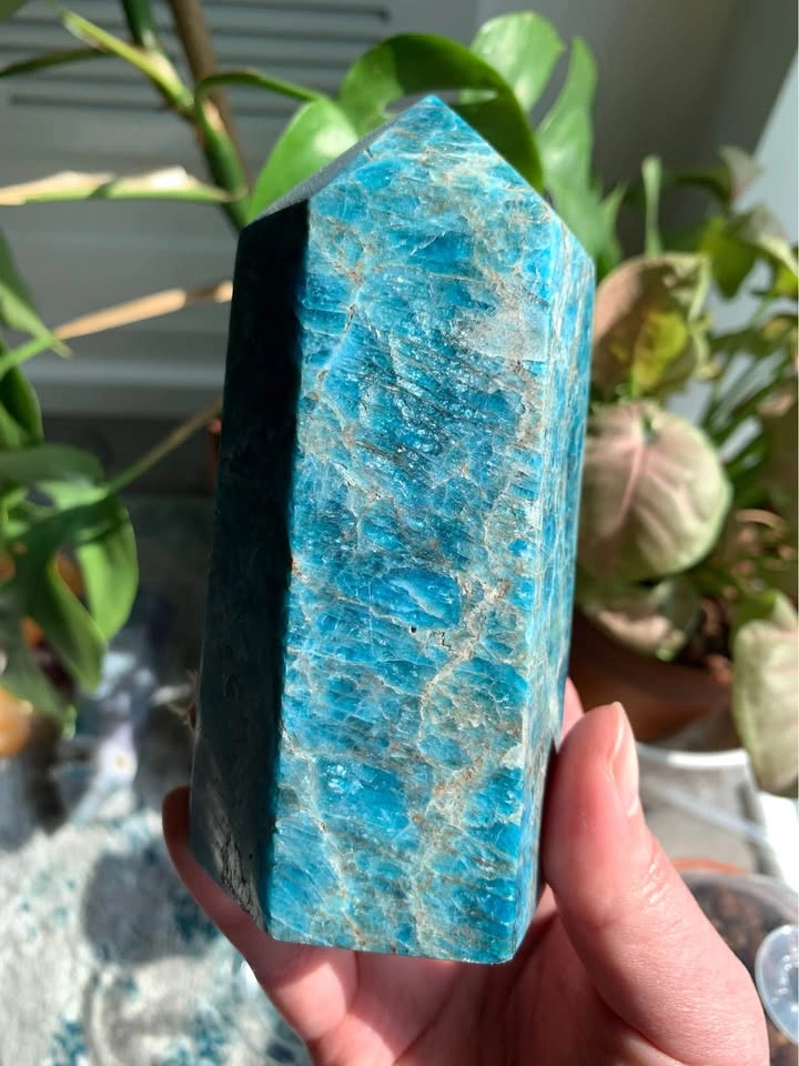 Large Blue Apatite Crystal Tower - Saturated Blue Colour - photo 2