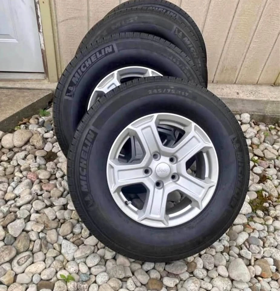 Jeep Wrangler Michelin Tires 245/75R17 & OEM Rims Set